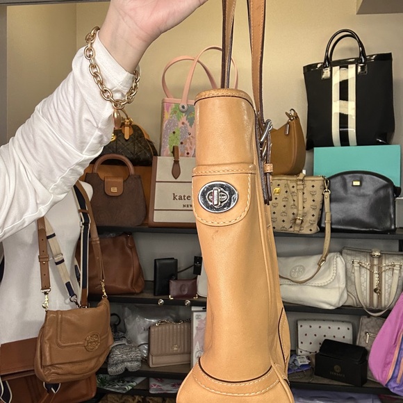 Coach 2Fer Tote & Wristlet Tan Leather Tote Bag with hang tags - Picture 9 of 15